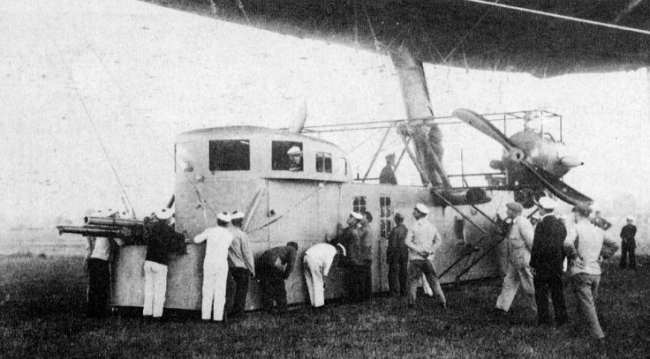 http://vintageaviation.michikusa.jp/airship_blimp_france_astra-at2-2.jpg